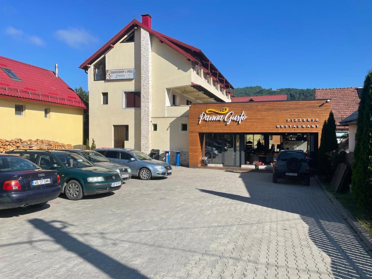 Panna Gusto Hotel Cimpeni Exterior photo